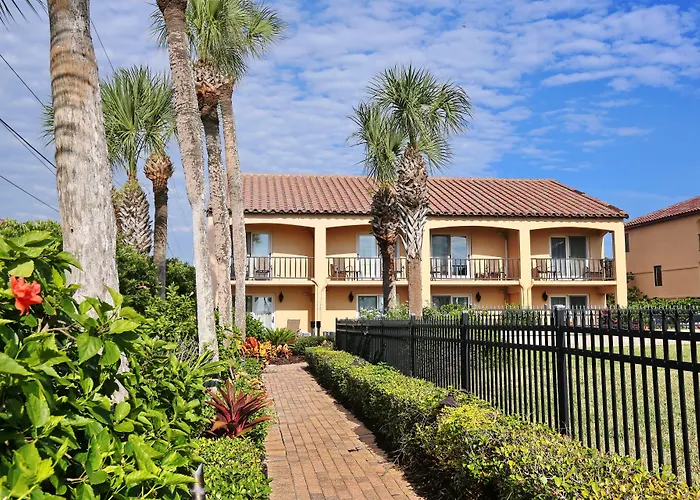 La Fiesta Ocean Inn & Suites